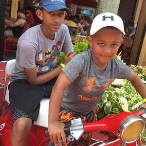 Meet your Posher, Tirsit